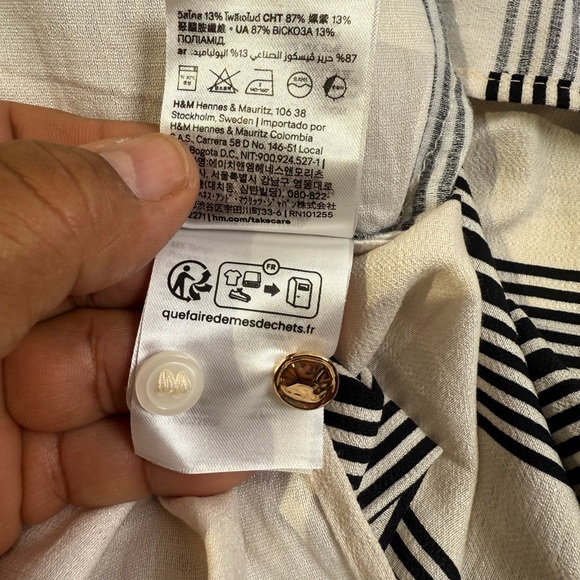 H&M Black and Cream Striped Long Sleeve Dress -Size L - Picture 8 of 8